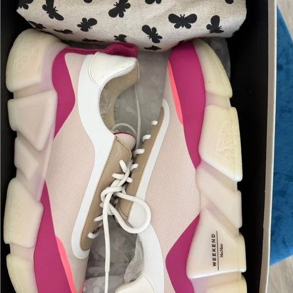 Max Mara Weekend Women's Pink and White Sneakers - Picture 2 of 9